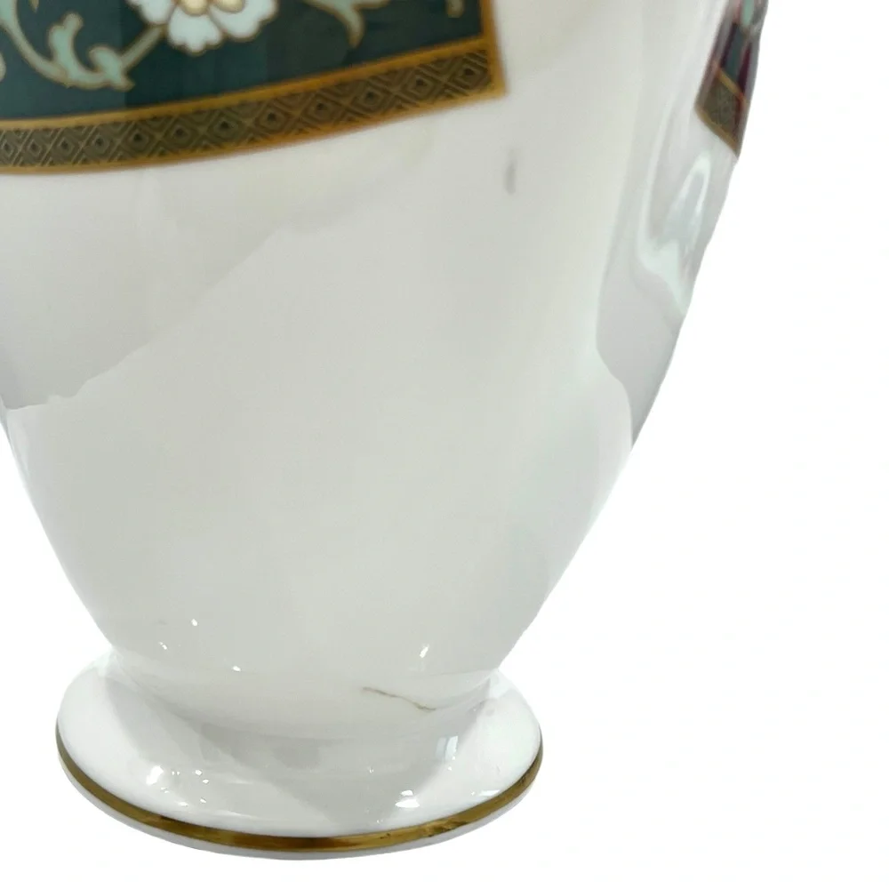ROYAL DOULTON TUDOR COURT COFFEE POT WITH LID